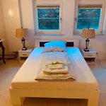Souterrain Zimmer Mit Separatem Eingang Und Bad